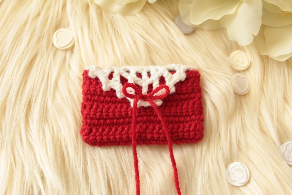 Free-Crochet-Gift-Card-Holder-By-Veronika-Cromwell